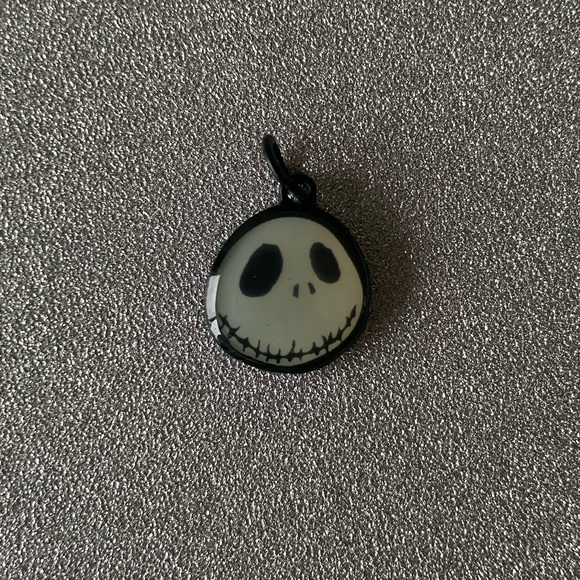 🌈 Smiling Jack Skellington pendant charm - Picture 1 of 3